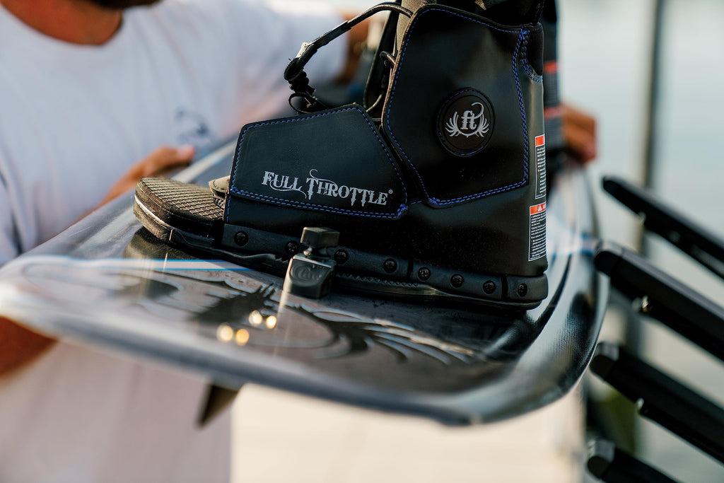 Full Throttle Aqua Extreme 140CM Wakeboard Kit