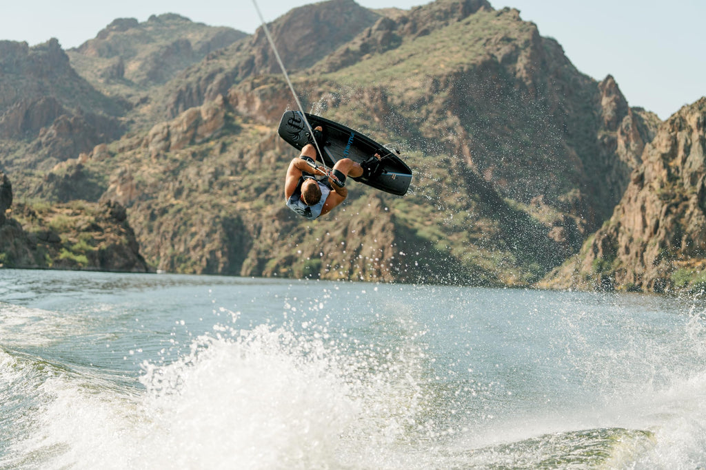 Full Throttle Aqua Extreme 140CM Wakeboard Kit