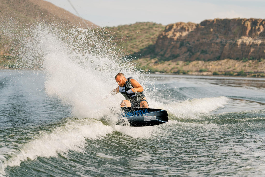 Full Throttle Aqua Extreme 140CM Wakeboard Kit